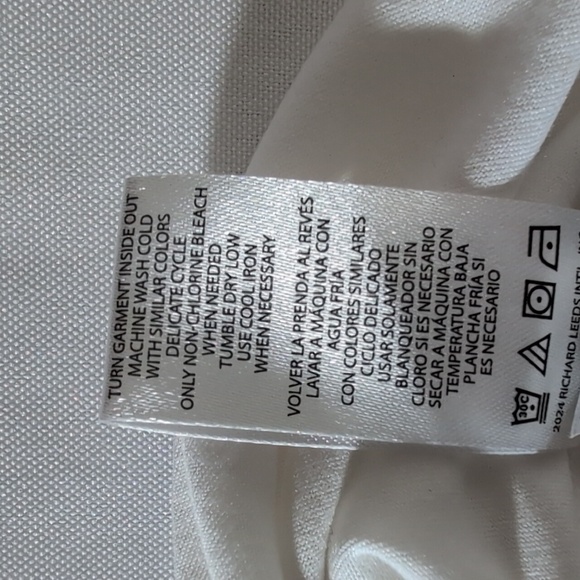 Hello Kitty Shirt Size Small - Picture 6 of 6